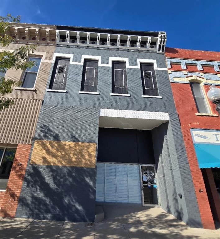 727 Commercial Street — photo 42