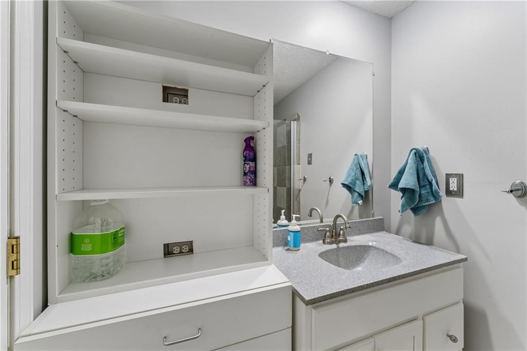 8221 W 152nd Terrace — photo 55