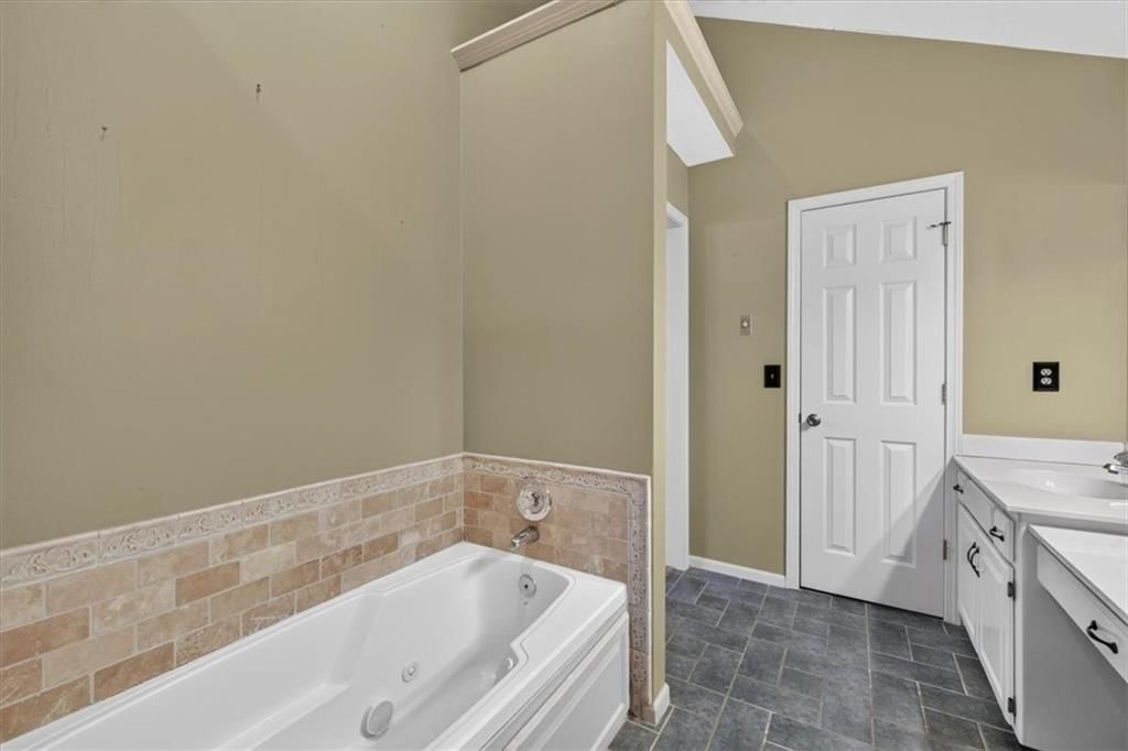 1501 SE Long Place — photo 46