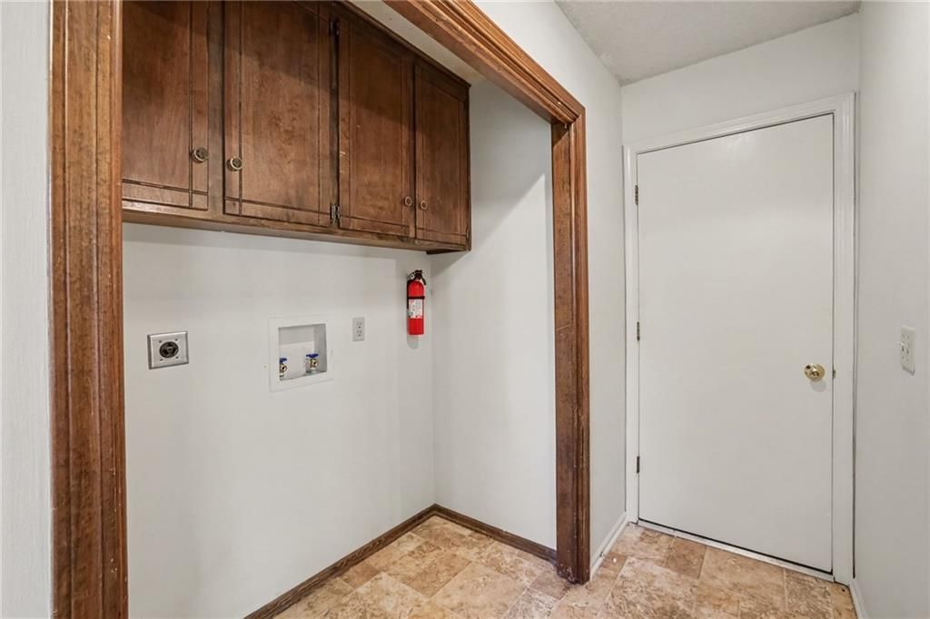 Photo 10 of 30 - 7507 Long Avenue, Lenexa, KS 66216