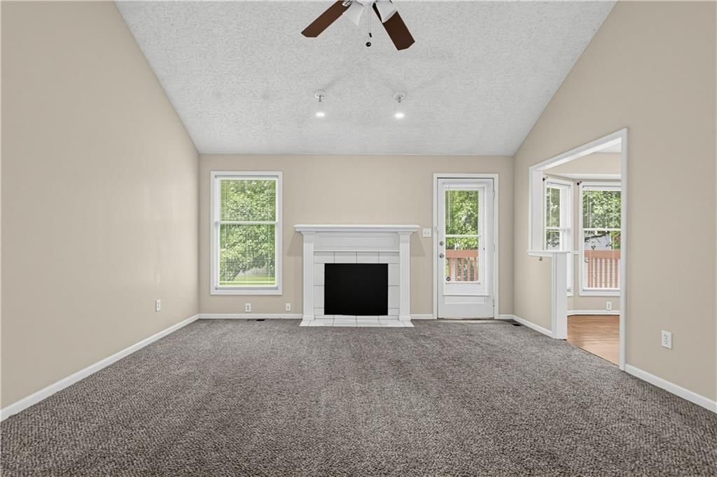 2129 Sunset Circle, Pleasant Hill, MO