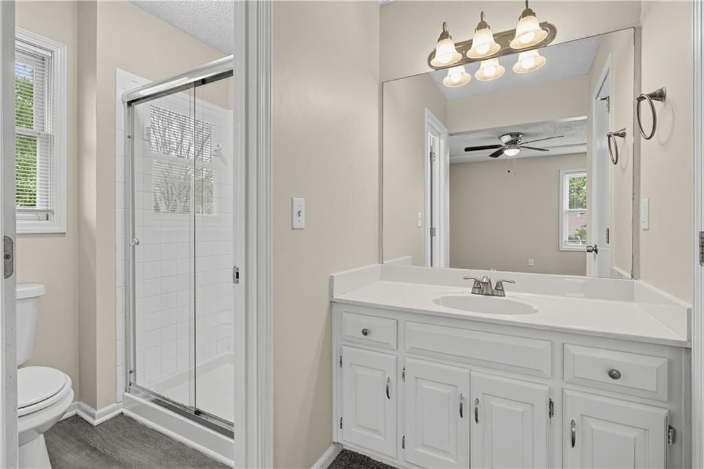 Photo 18 of 30 - 2129 Sunset Circle, Pleasant Hill, MO 64080