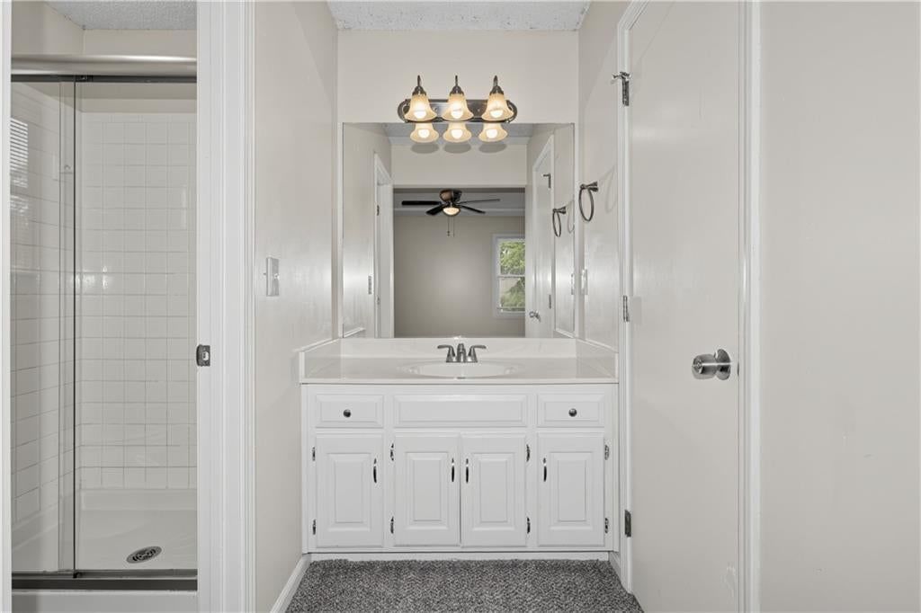 Photo 20 of 30 - 2129 Sunset Circle, Pleasant Hill, MO 64080
