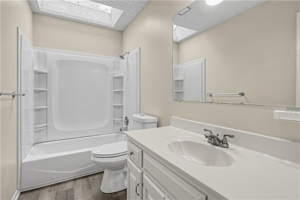 Photo 21 of 30 - 2129 Sunset Circle, Pleasant Hill, MO 64080