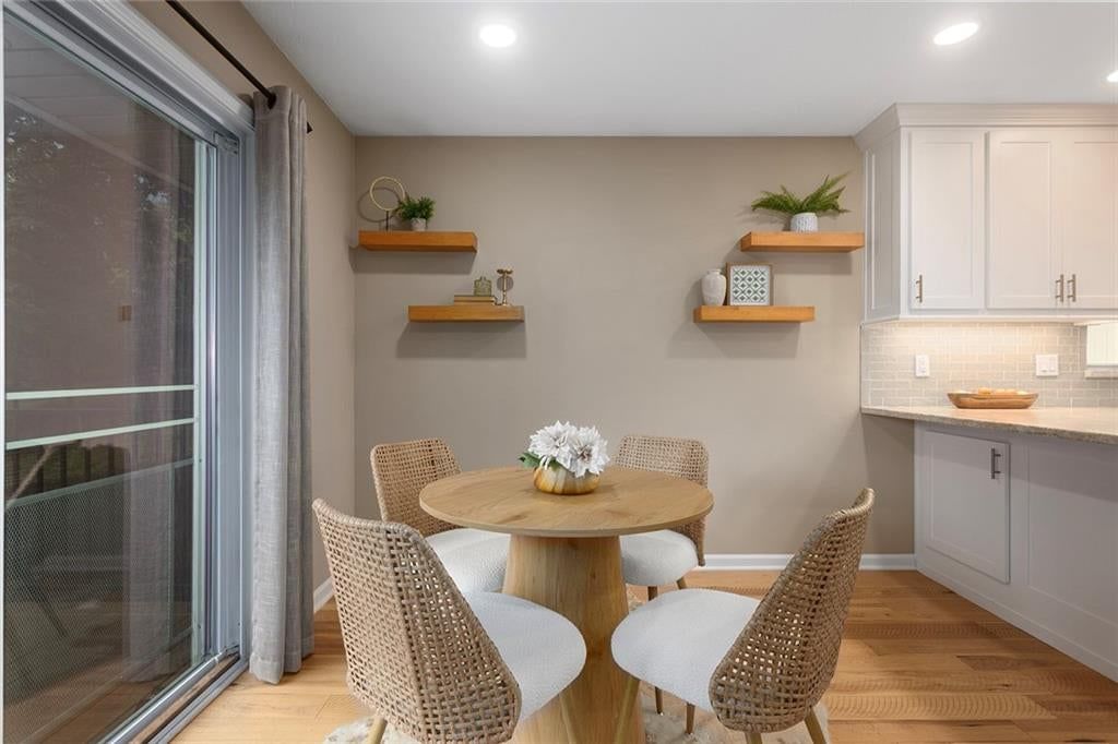 8005 N Everton — photo 11