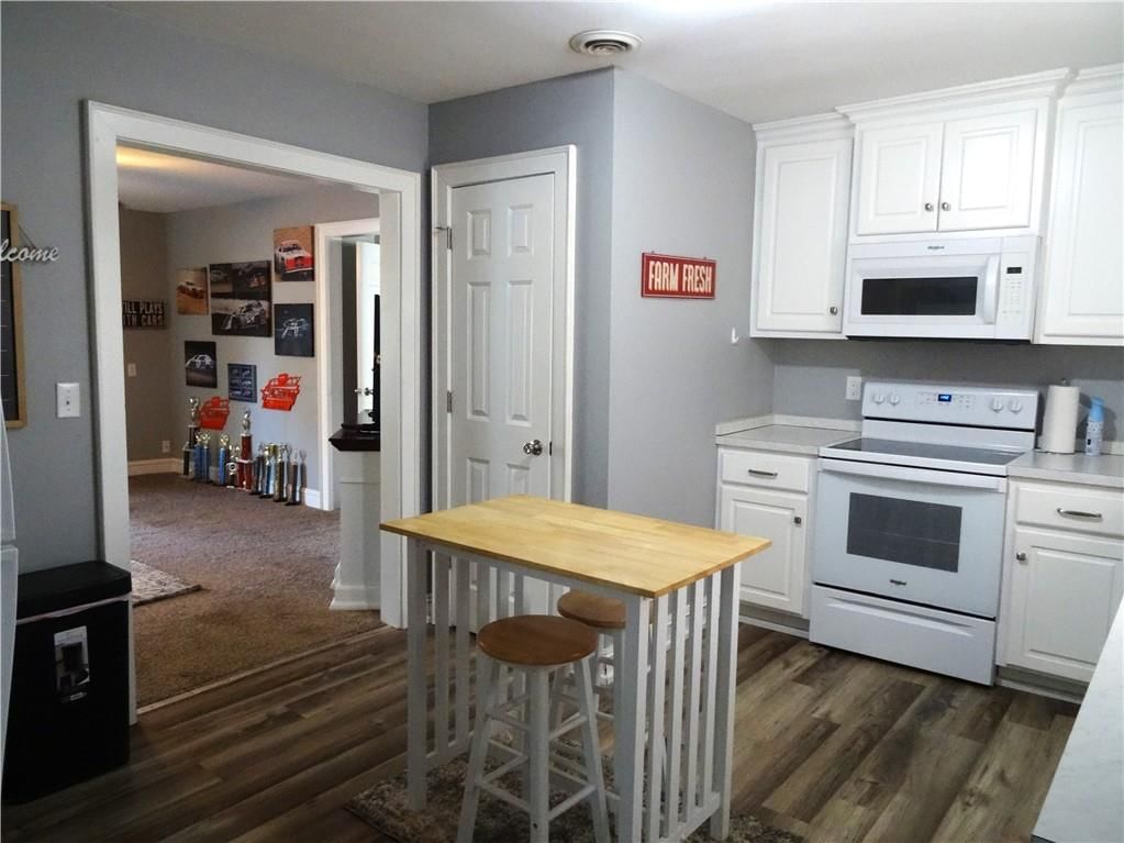 202 S Thompson Street — photo 6