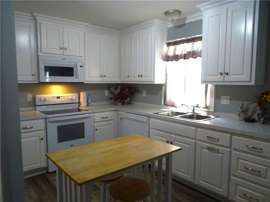 202 S Thompson Street — photo 8