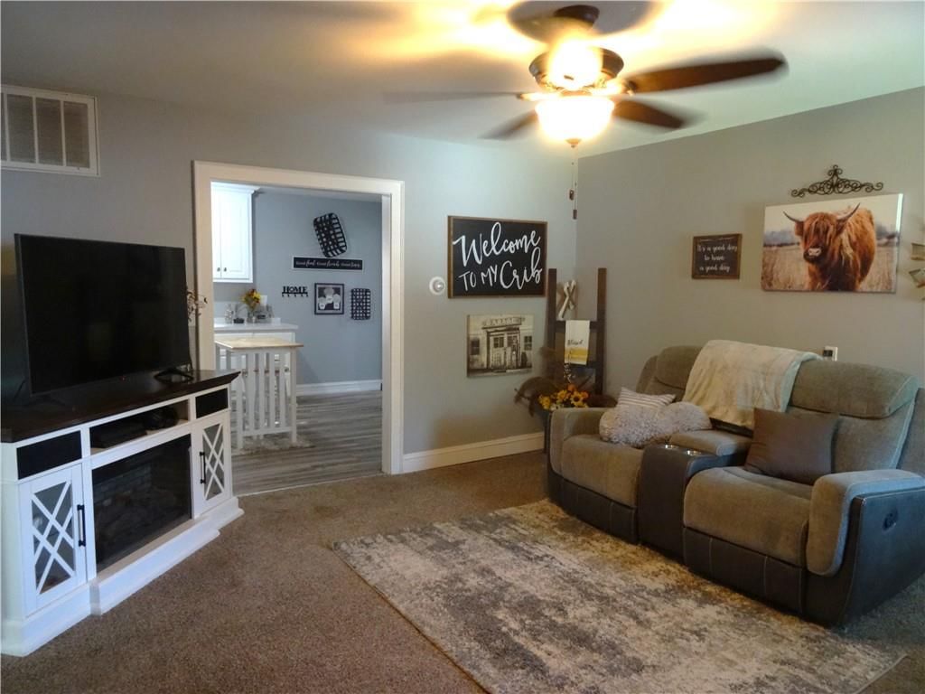202 S Thompson Street — photo 14