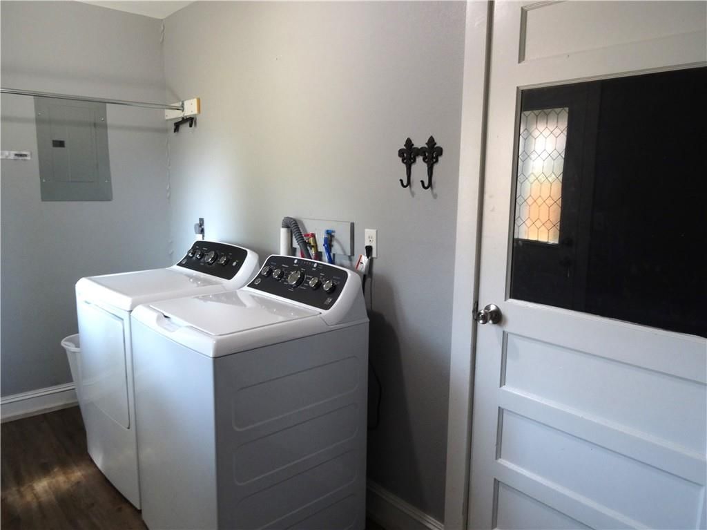 202 S Thompson Street — photo 34