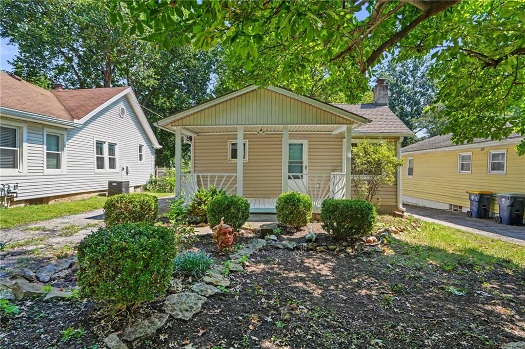 7811 SUMMIT Street — photo 2