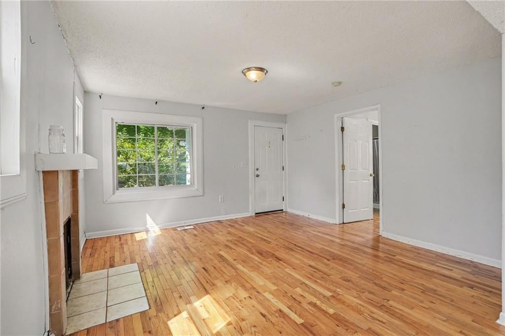 7811 SUMMIT Street — photo 4
