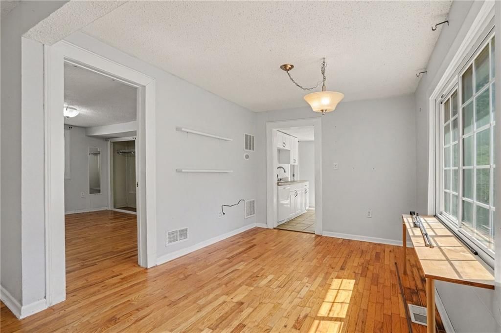 7811 SUMMIT Street — photo 6