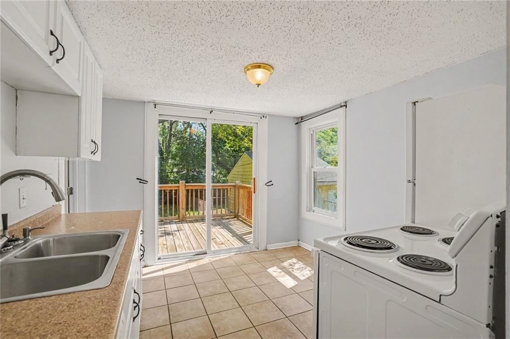 7811 SUMMIT Street — photo 8