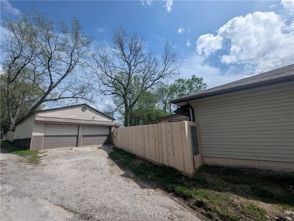 Photo 6 of 68, 701 S Oakland Street, Harrisonville, MO 64701