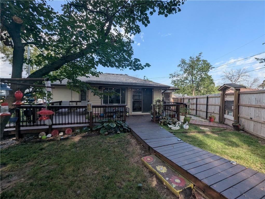 Photo 21 of 68 - 701 S Oakland Street, Harrisonville, MO 64701