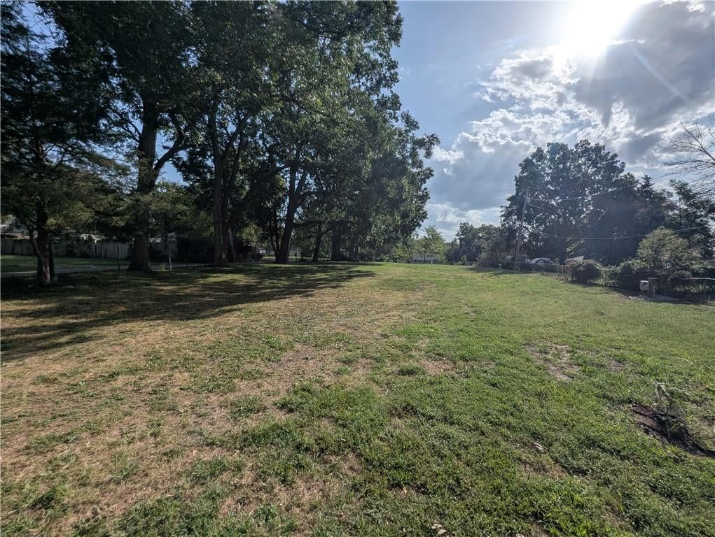 Photo 25 of 68 - 701 S Oakland Street, Harrisonville, MO 64701