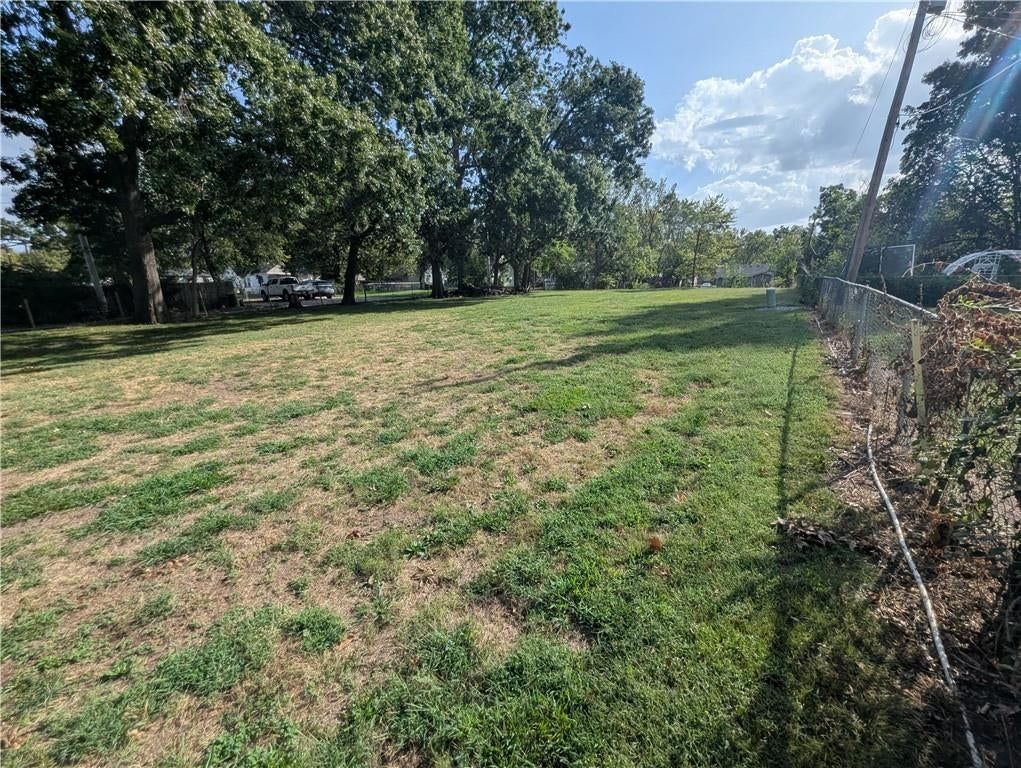 Photo 26 of 68 - 701 S Oakland Street, Harrisonville, MO 64701