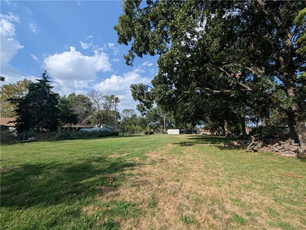 Photo 29 of 68 - 701 S Oakland Street, Harrisonville, MO 64701