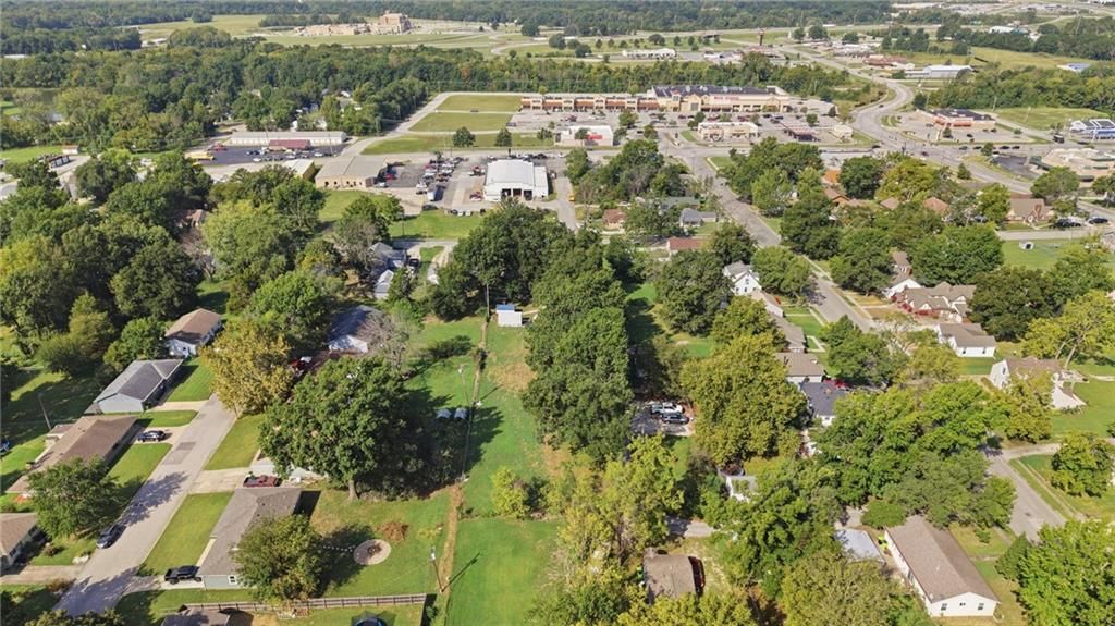 Photo 48 of 68 - 701 S Oakland Street, Harrisonville, MO 64701