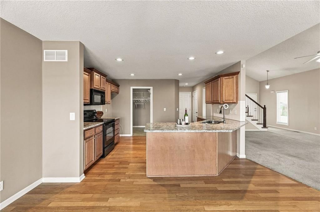 22610 W 72nd Terrace — photo 16