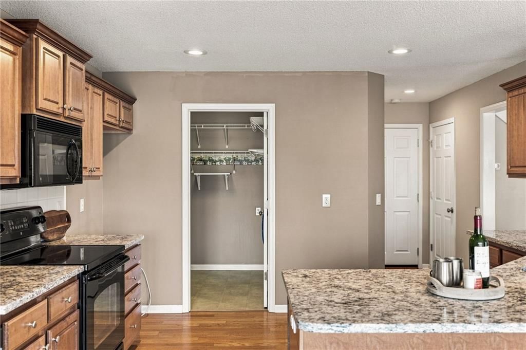 22610 W 72nd Terrace — photo 17