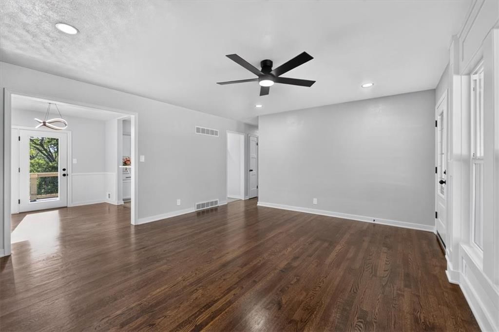 1305 N River Boulevard — photo 7