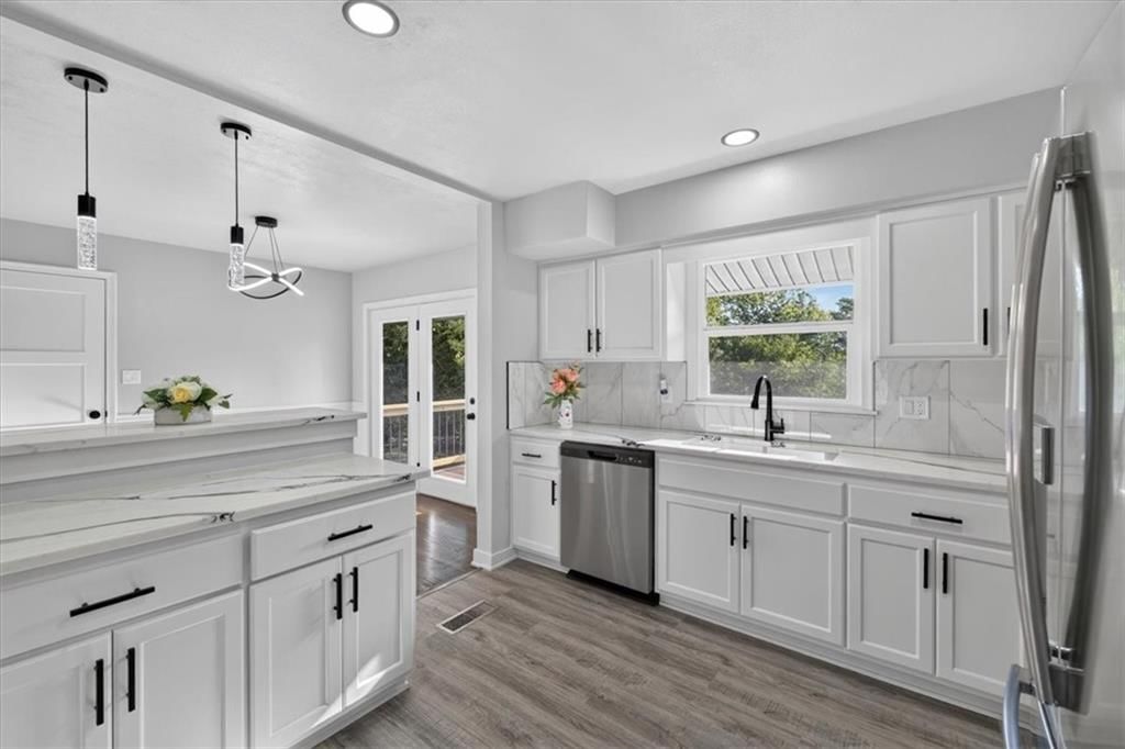 1305 N River Boulevard — photo 16