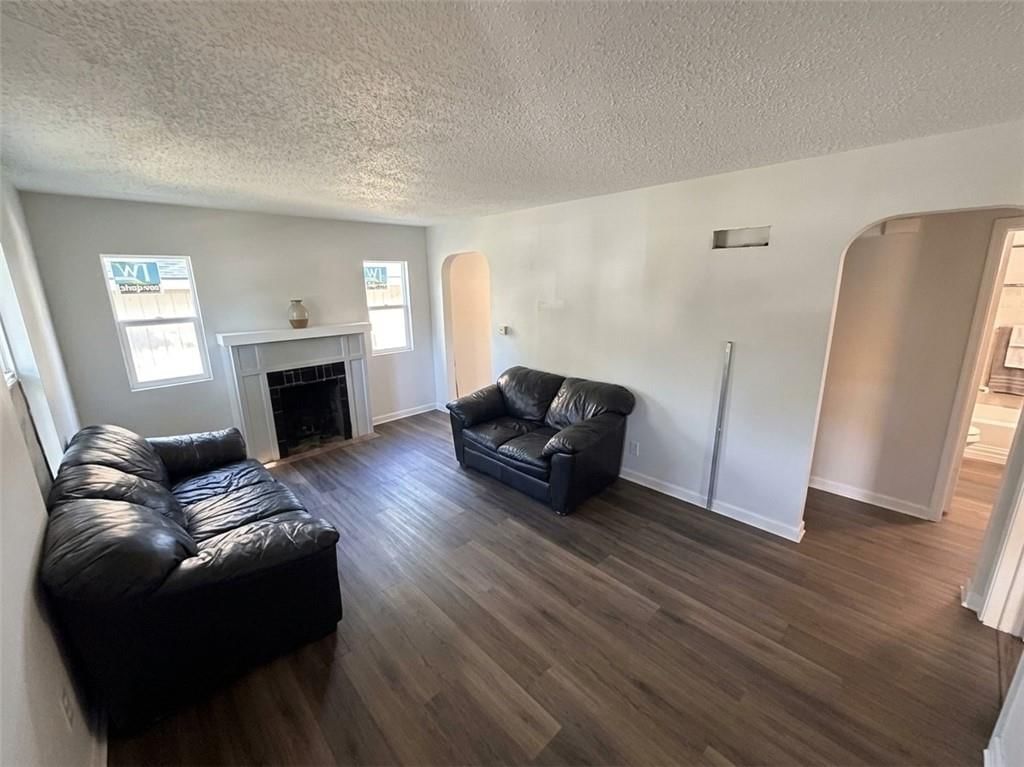 Photo 5 of 36 - 2619 N 46th Terrace, Kansas City, KS 66104