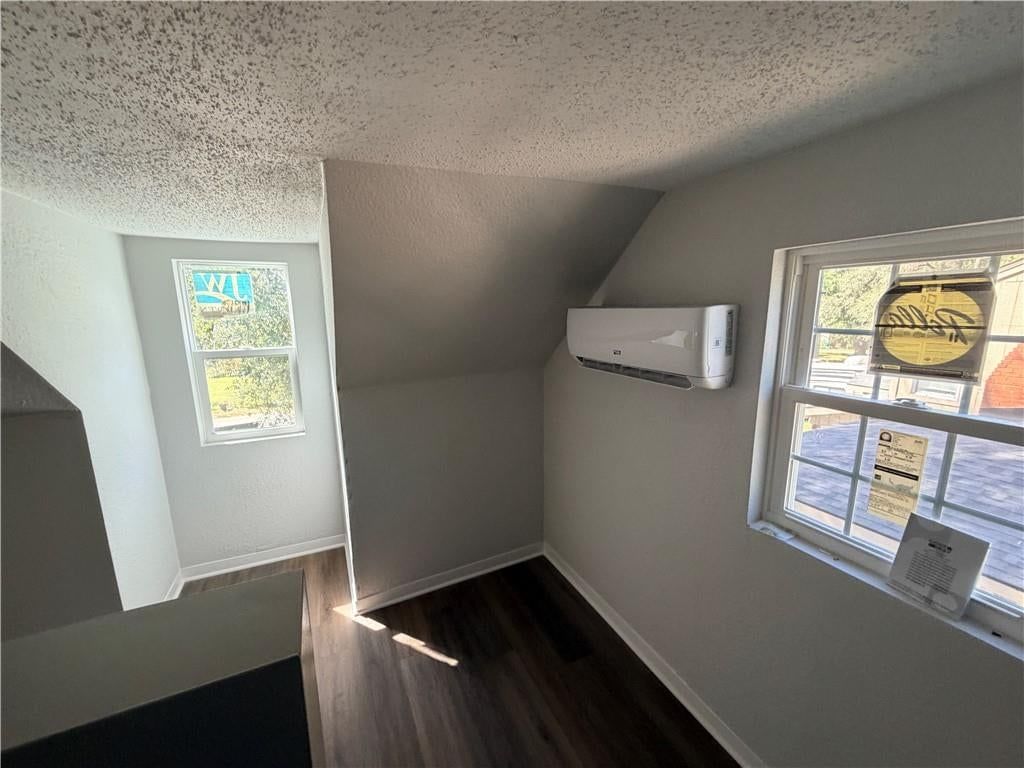 Photo 23 of 36 - 2619 N 46th Terrace, Kansas City, KS 66104