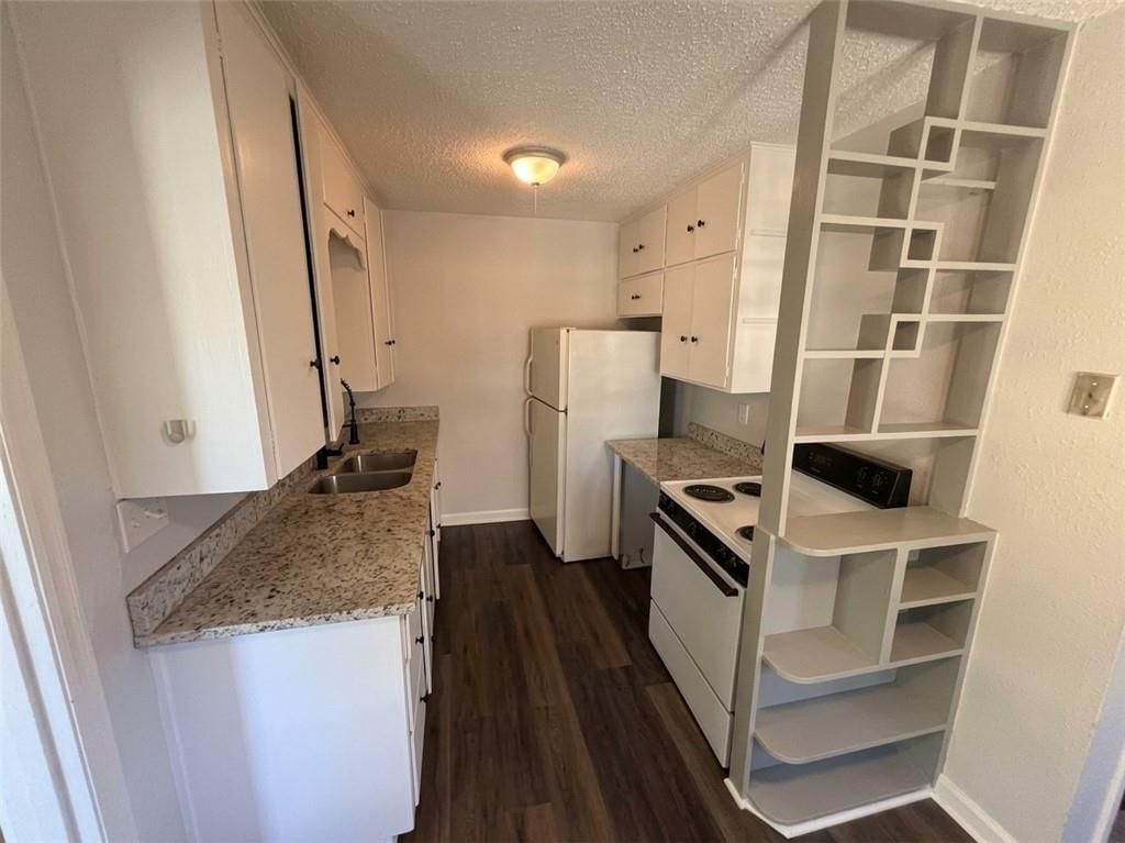 Photo 28 of 36 - 2619 N 46th Terrace, Kansas City, KS 66104