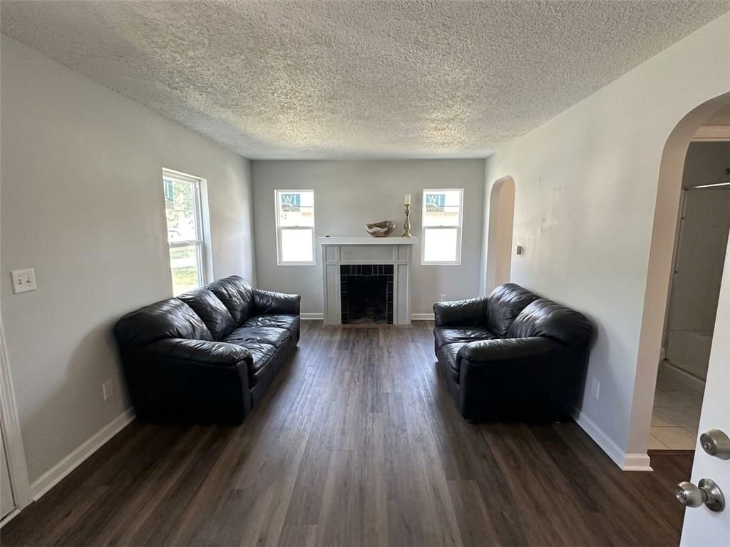 Photo 6 of 36 - 2619 N 46th Terrace, Kansas City, KS 66104