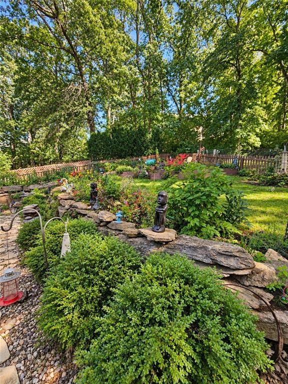 305 Lancelot Drive, Liberty, MO: listing photo 3