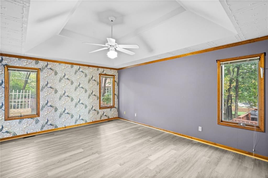 Photo 20 of 37 - 305 Lancelot Drive, Liberty, MO 64068