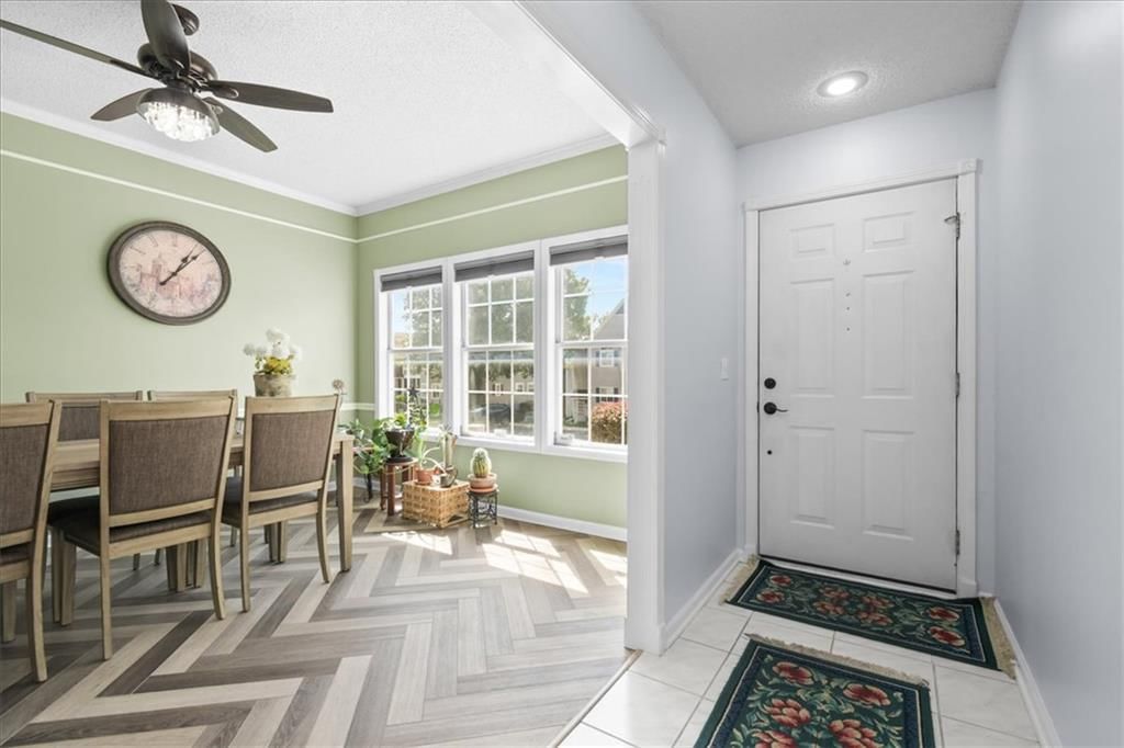 Photo 2 of 21 - 4305 S Bryant Court, Independence, MO 64055