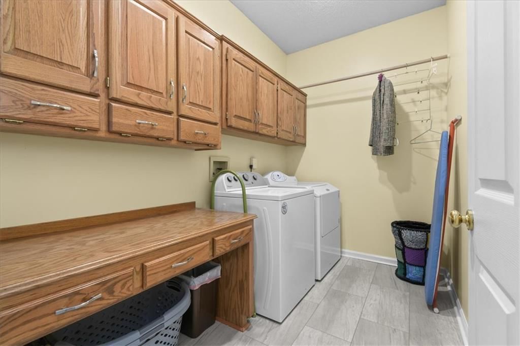 Photo 20 of 21 - 4305 S Bryant Court, Independence, MO 64055
