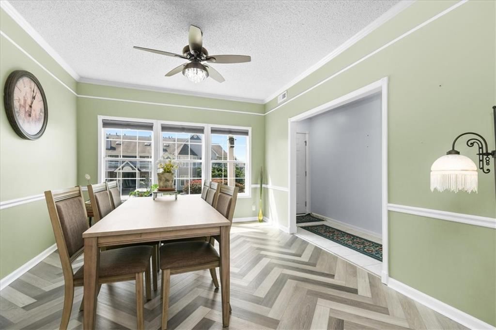 Photo 10 of 21 - 4305 S Bryant Court, Independence, MO 64055