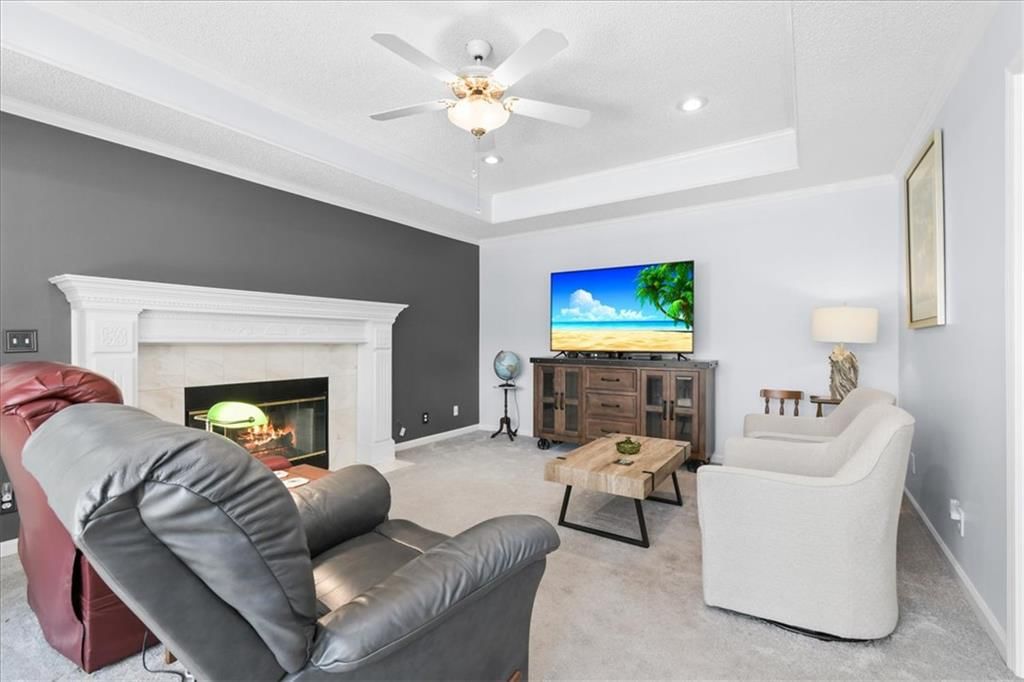 Photo 5 of 21 - 4305 S Bryant Court, Independence, MO 64055
