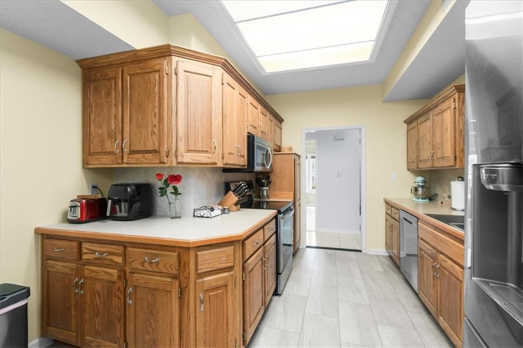 Photo 8 of 21 - 4305 S Bryant Court, Independence, MO 64055