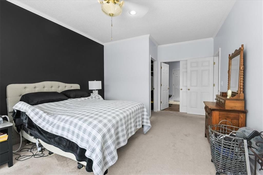 Photo 13 of 21 - 4305 S Bryant Court, Independence, MO 64055