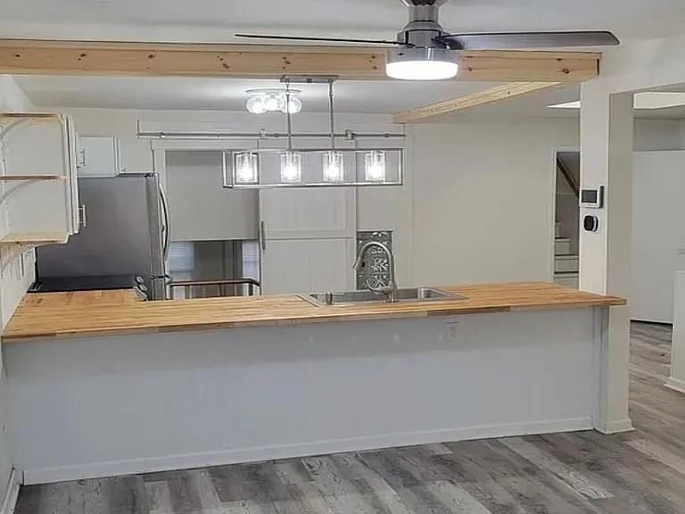 Photo 4 of 27 - 4514 WYOMING Street, Kansas City, MO 64111