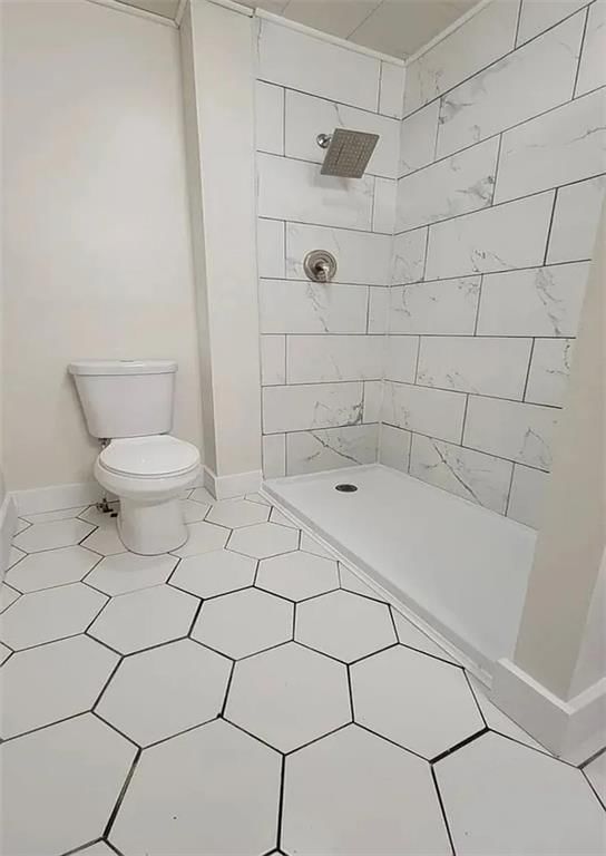 Photo 11 of 27 - 4514 WYOMING Street, Kansas City, MO 64111