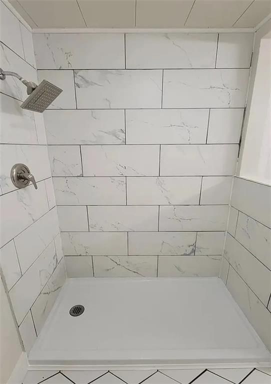 Photo 12 of 27 - 4514 WYOMING Street, Kansas City, MO 64111