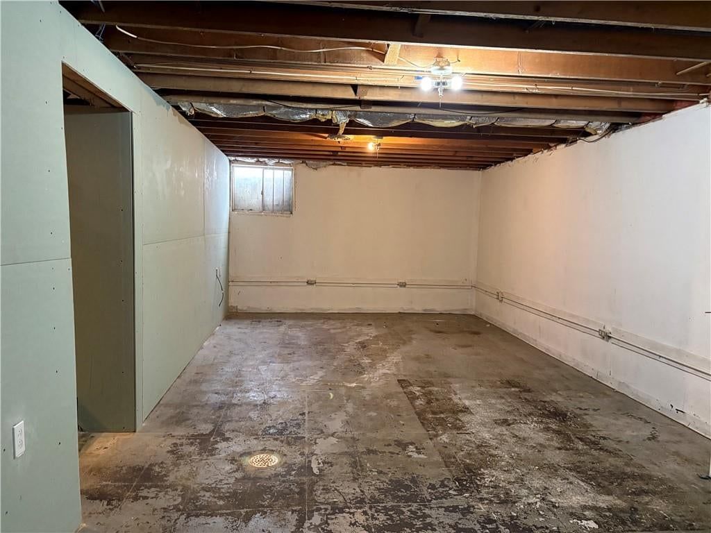 Photo 25 of 32 - 1224 Kingman Street, Leavenworth, KS 66048