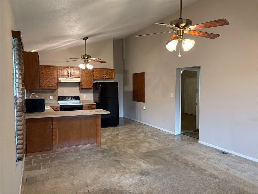 Photo 5 of 32 - 1224 Kingman Street, Leavenworth, KS 66048