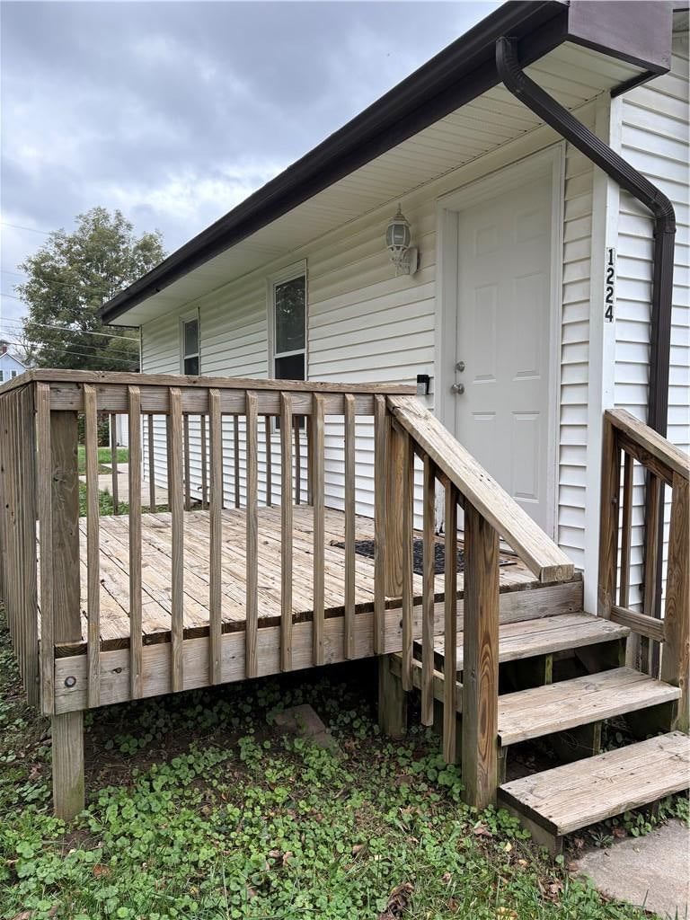 1224 Kingman Street, Leavenworth, KS: listing photo 3
