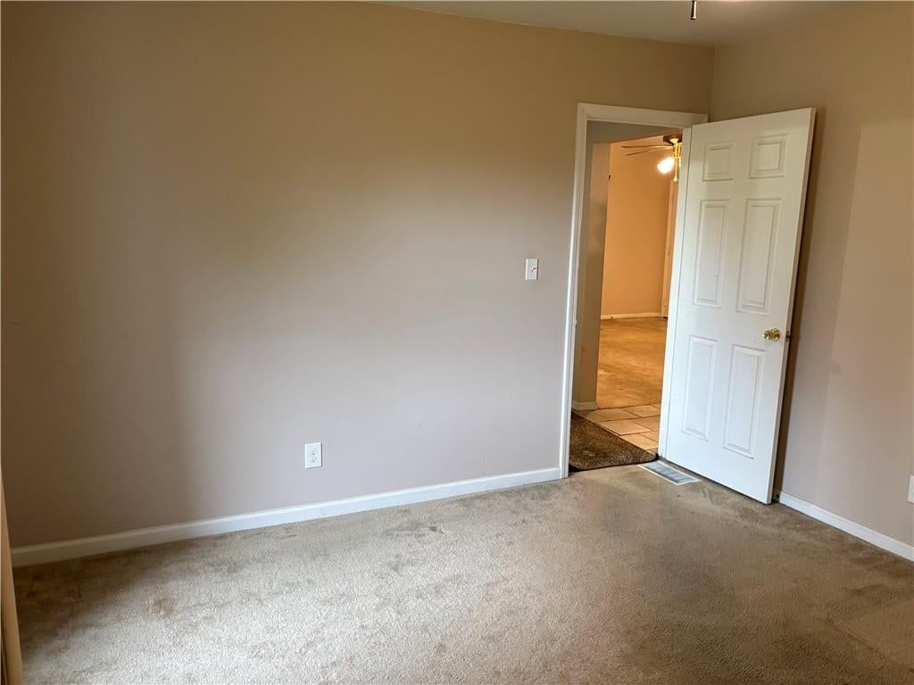 Photo 8 of 32 - 1224 Kingman Street, Leavenworth, KS 66048
