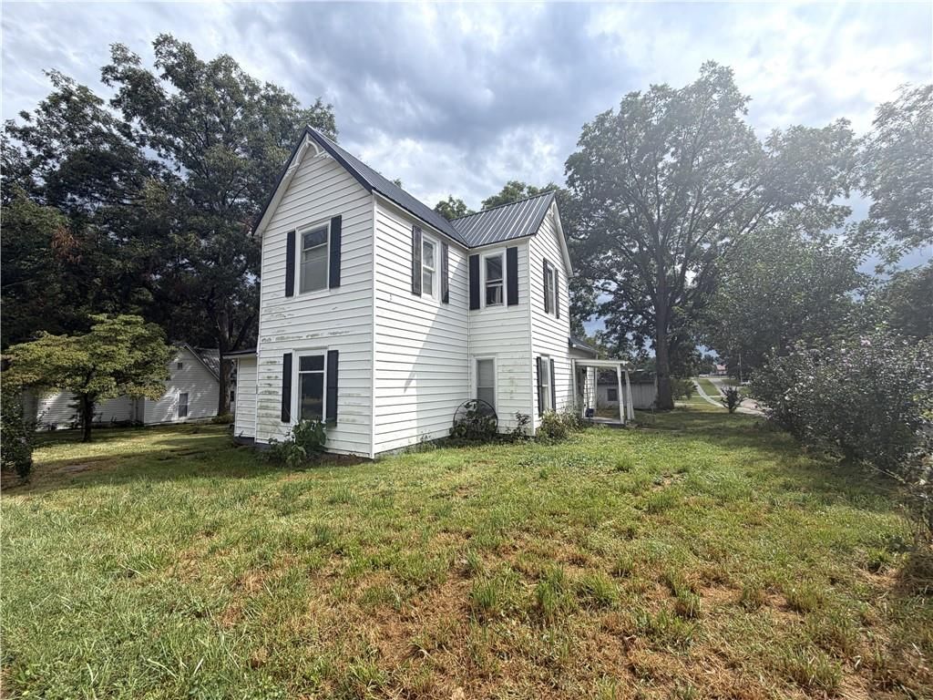 305 Mansur Street — photo 3
