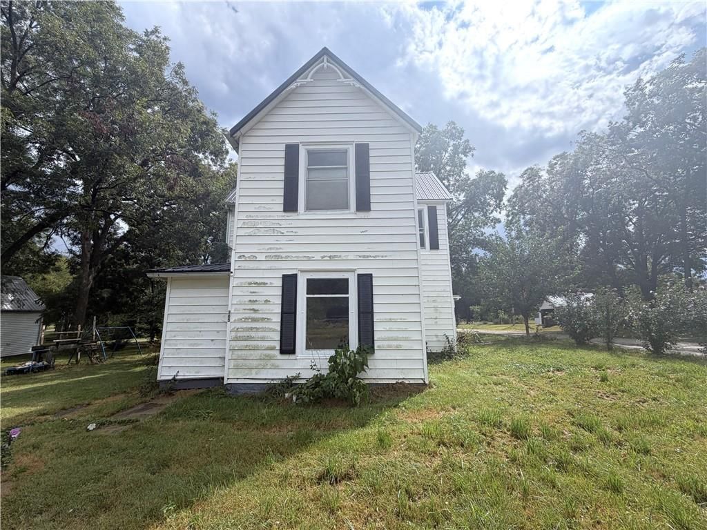 305 Mansur Street — photo 4