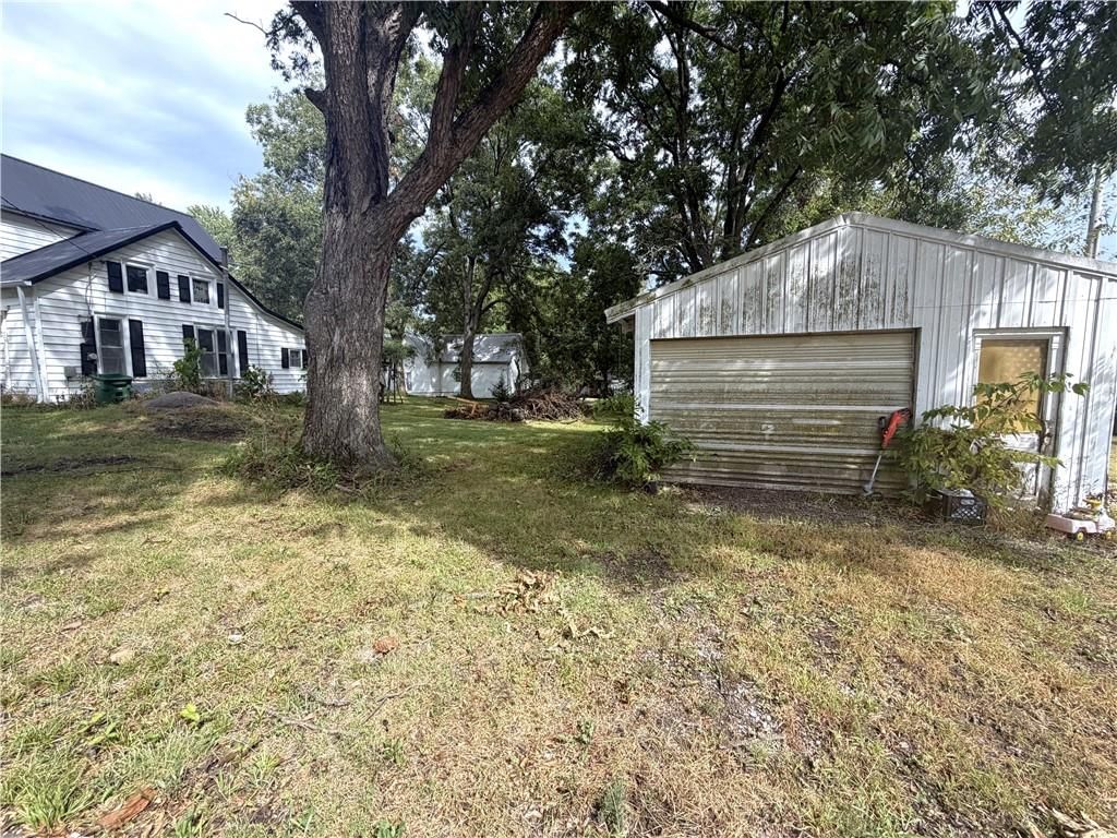 305 Mansur Street — photo 10