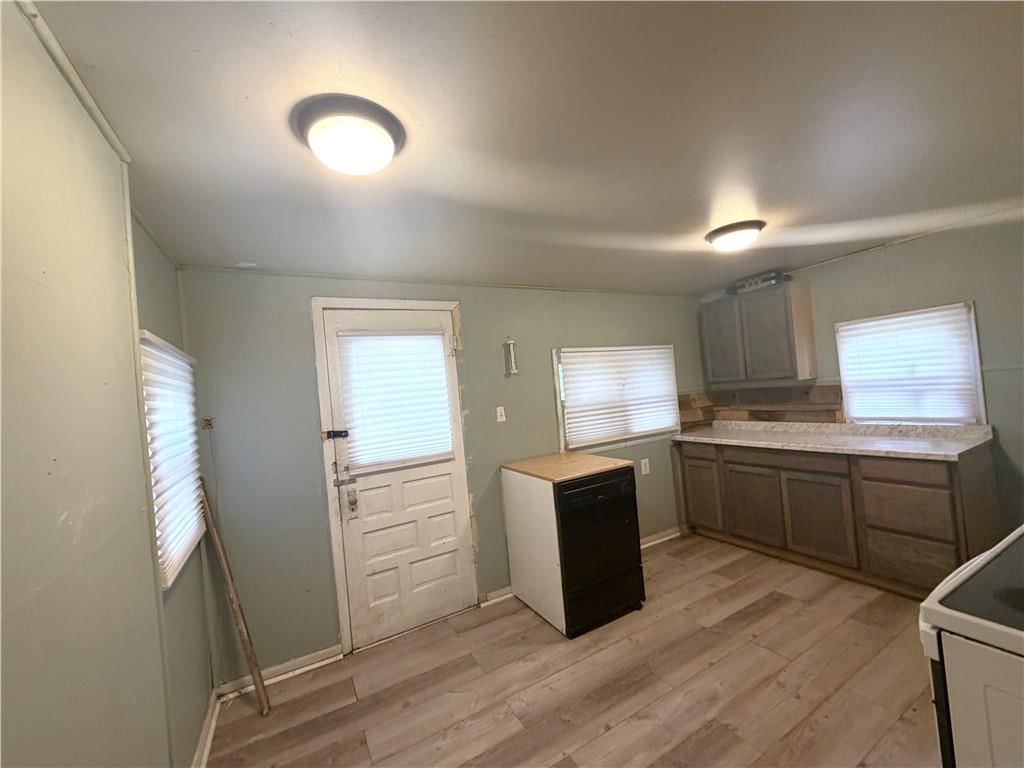 305 Mansur Street — photo 15